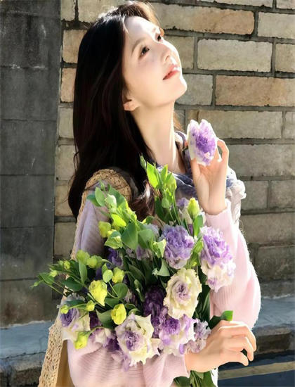 小夫妻的火烤新婚生活文化内涵解读：文化元素与价值观念探讨